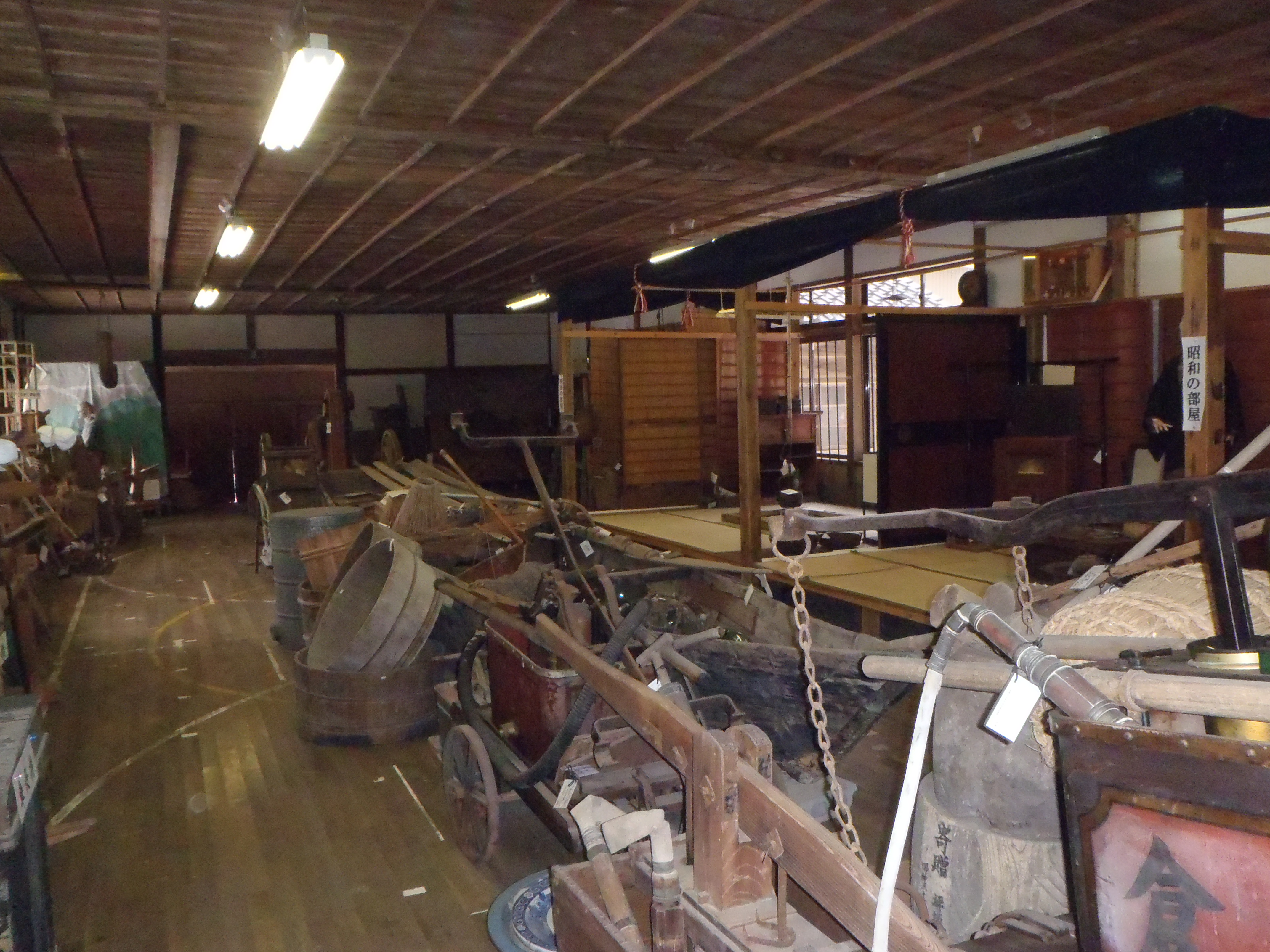 歴史民俗資料収蔵庫の画像3